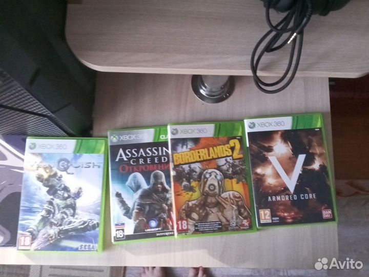 Xbox 360e с играми