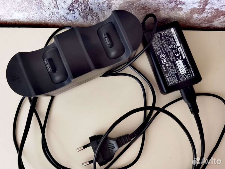 Зарядная станция Sony PlayStation 4