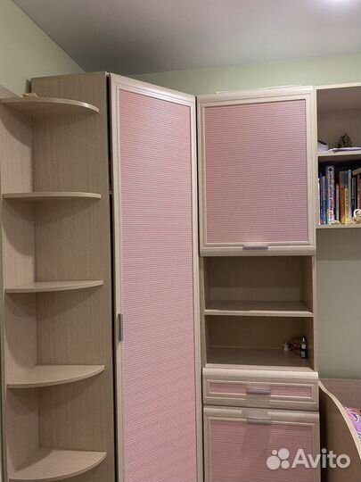 Детский мебельный гарнитур