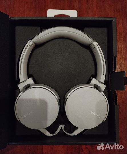 Наушники Sony MDR-XB550AP