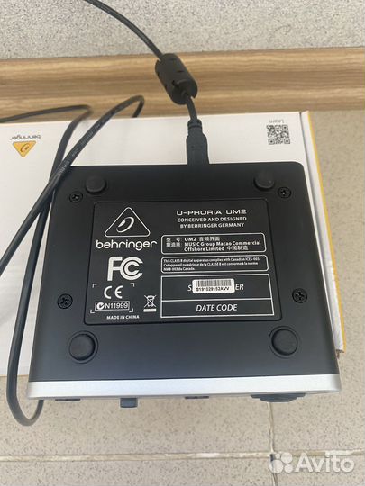 Звуковая карта behringer um2