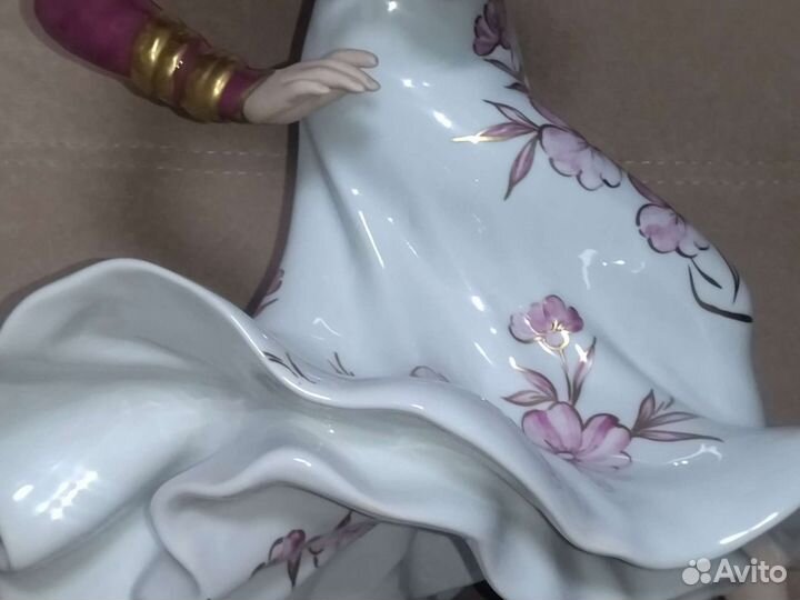 Статуэтка танец,времён ссср. Огромная. Чехослов