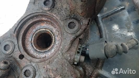 Ступица передняя правая skoda superb 2 (2NK20N901)