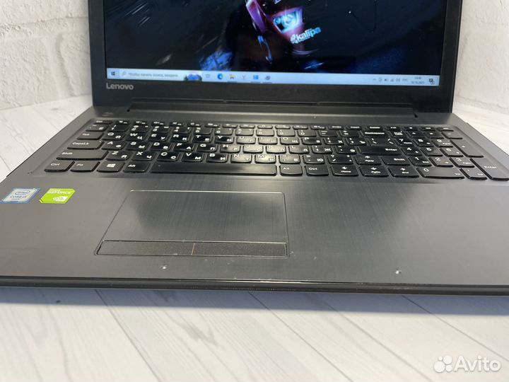 Игровой ноутбук Lenovo i3/12gb/2видеокарты/SSD