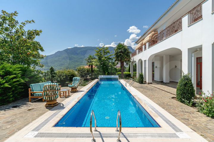 Дом 370 м² на участке 20 сот.