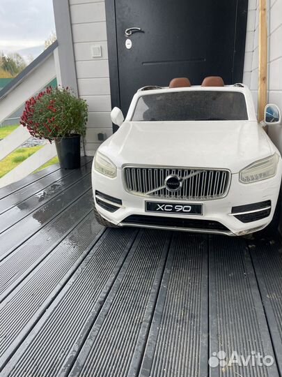 Детский электромобиль volvo
