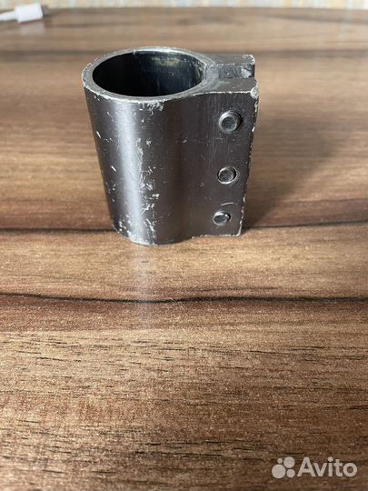 Зажим для трюкового самоката