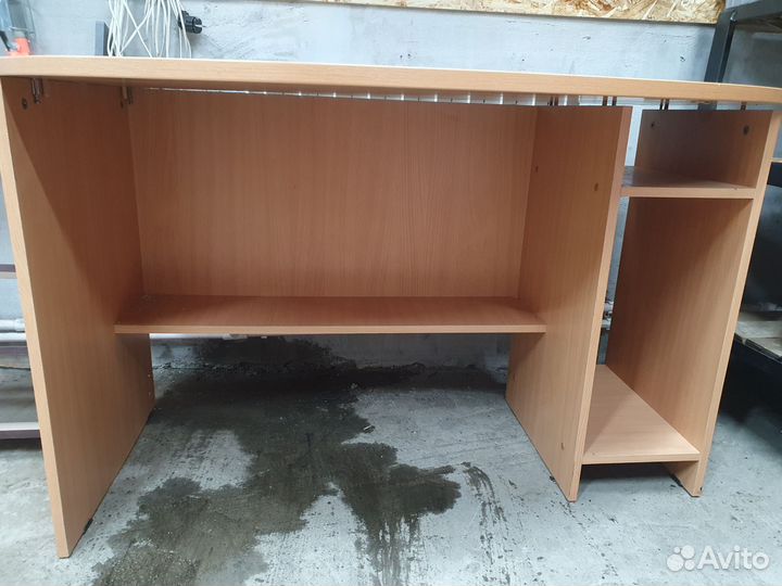 Письменный стол