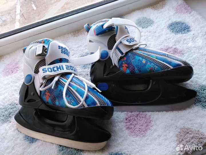 Коньки хоккейные