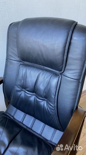 Кожанное кресло