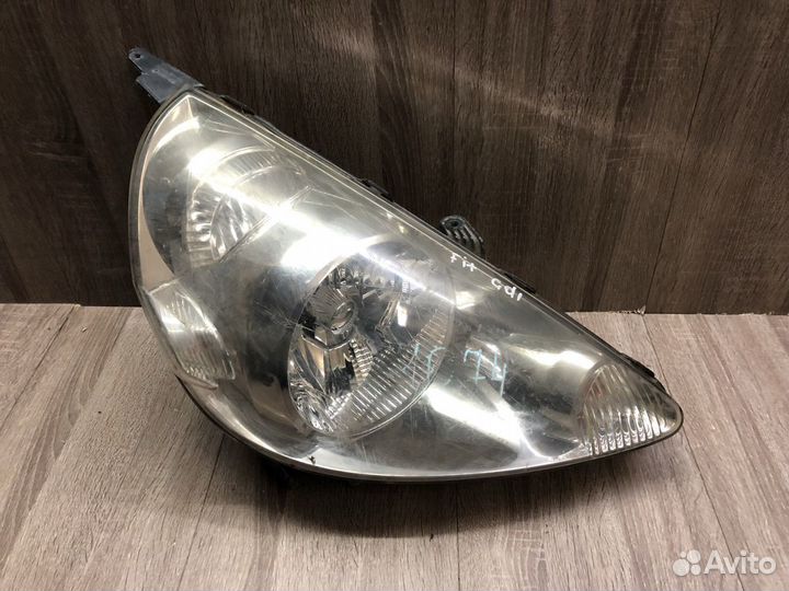 Фара правая Honda Fit ксенон GD1