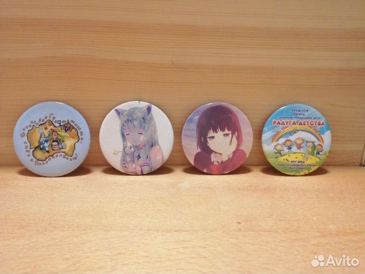 Значки, игрушка, пазлы