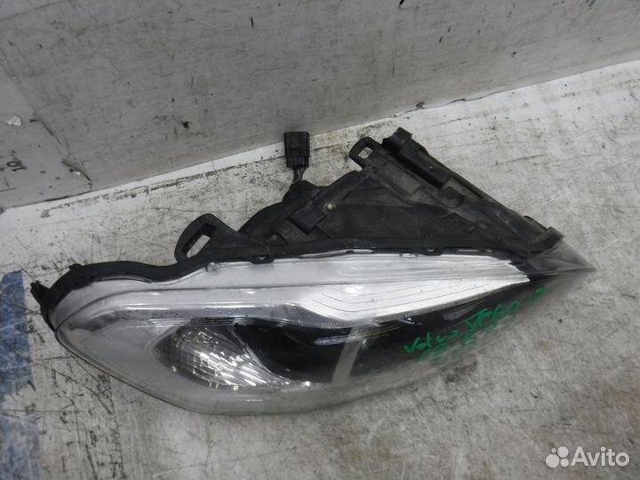 Фара правая Volvo XC60
