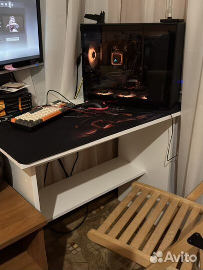 Письменный стол