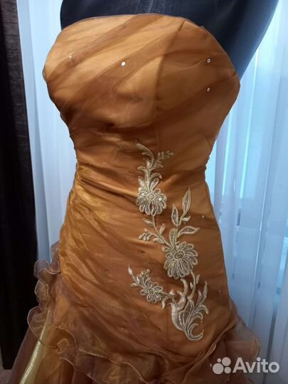 Вечернее платье