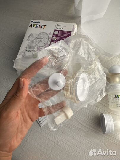 Молокоотсос avent ручной