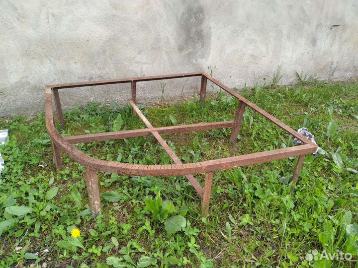 Поддон 9090+ каркас под него сделаный из уголков