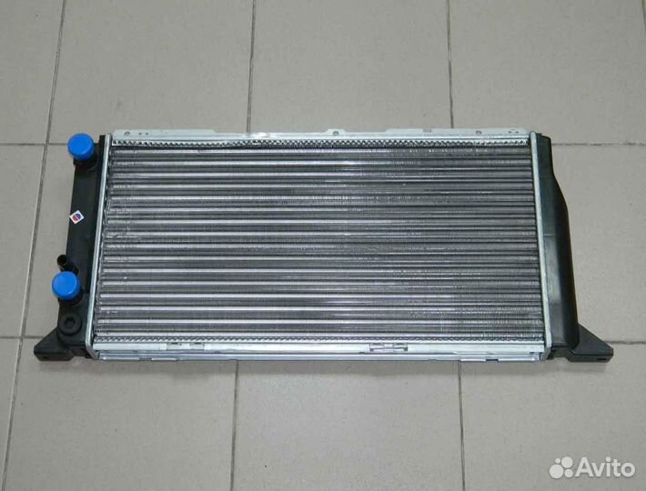 Радиатор охлаждения Audi 80 1.6-1.9D 600x310 AVA