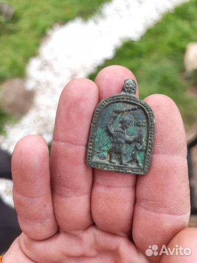 Нательная икона