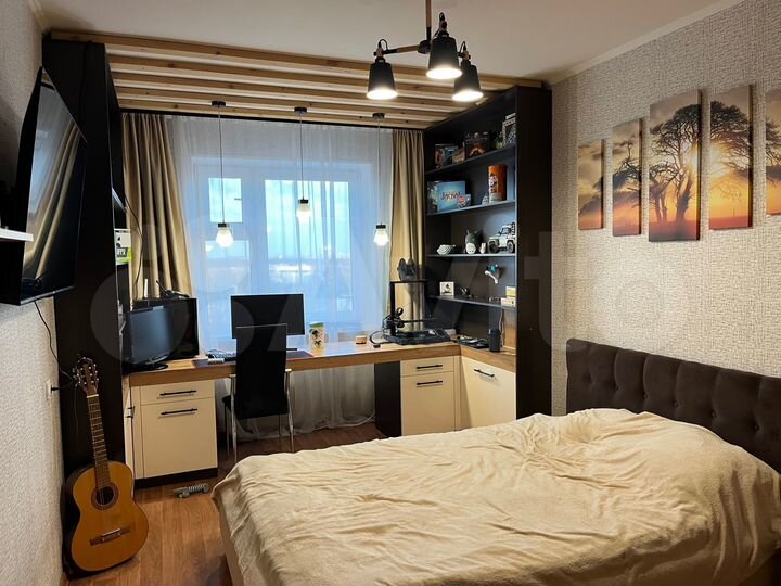 4-к. квартира, 100 м², 10/10 эт.