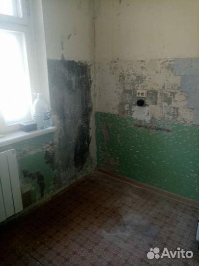 Штукатурка стен, наклейка обоев