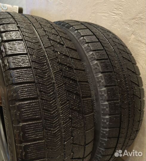 Bridgestone Blizzak VRX 225/60 R17 99Q