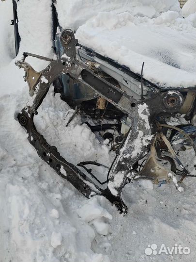 Передний подрамник Volvo s80