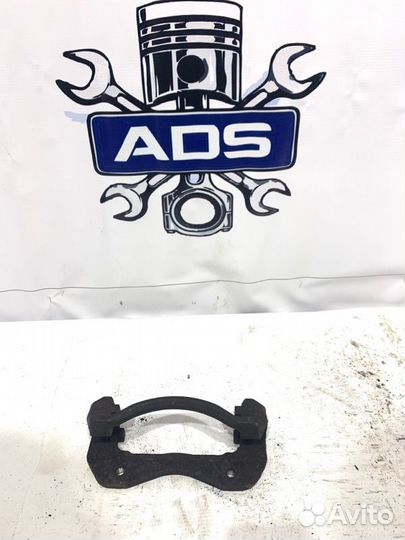 Скоба суппорта передняя Ssangyong Kyron 1 D20DT