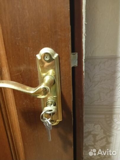 Двери межкомнатные из массива