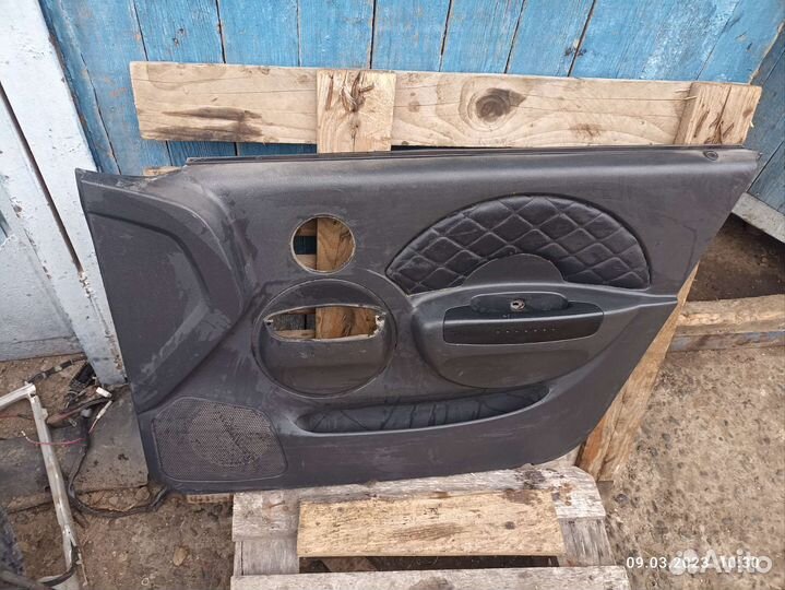 Обшивка передней двери Chevrolet Aveo T200