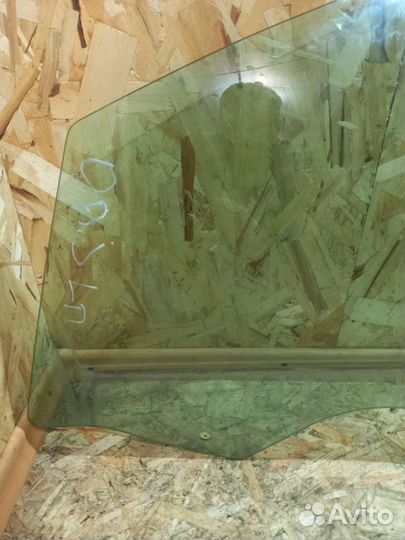 Стекло Двери Опель Астра J Левое Переднее 2013 год