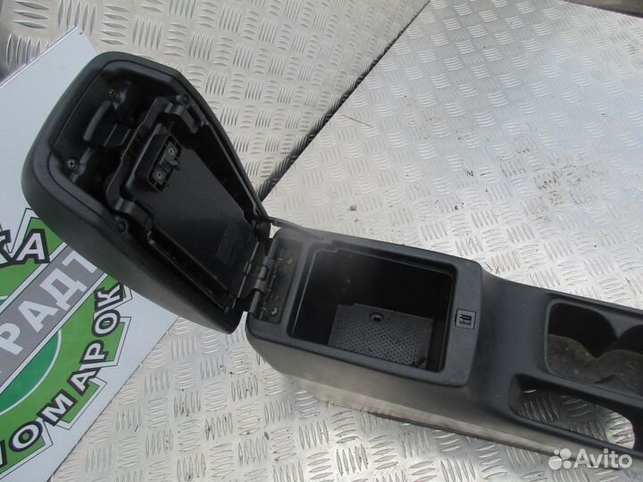 Подлокотник под кожу Лансер 9