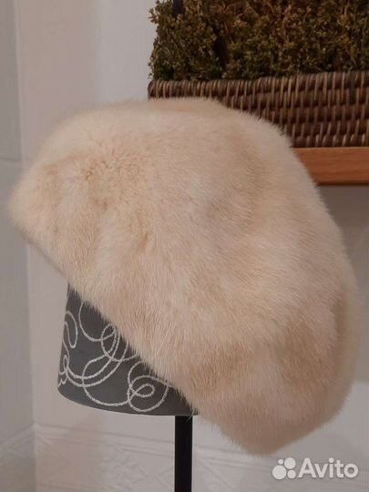 Берет женский норковый