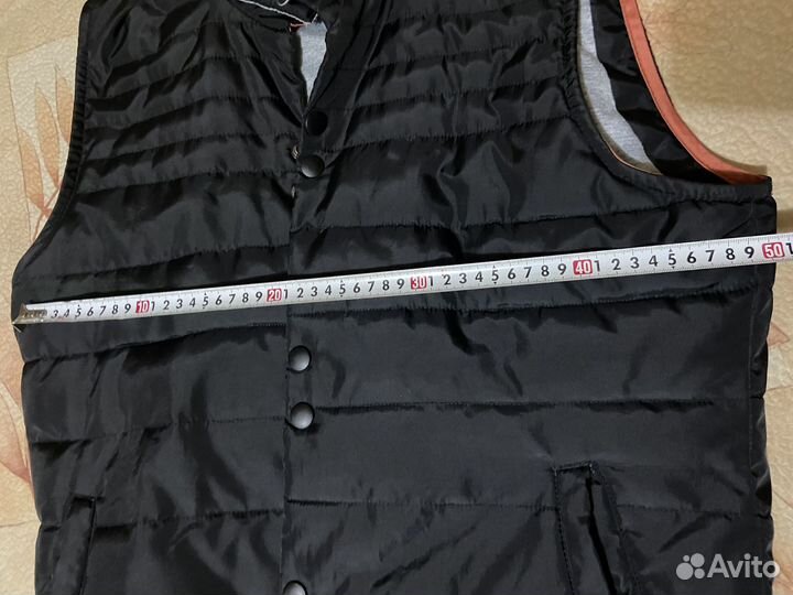 Жилет утепленный от Dsquarsd2.В отличном состоянии