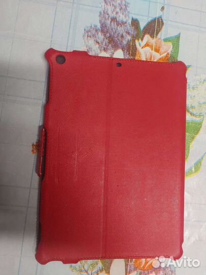 Красный чехол для планшета Targus