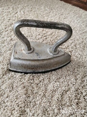 Старинный утюг литой №4