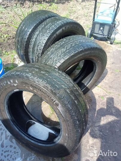 Continental VancoWinter 2 215/65 R16