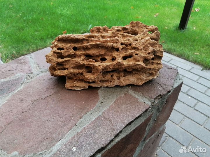 Грот (камень) для аквариума