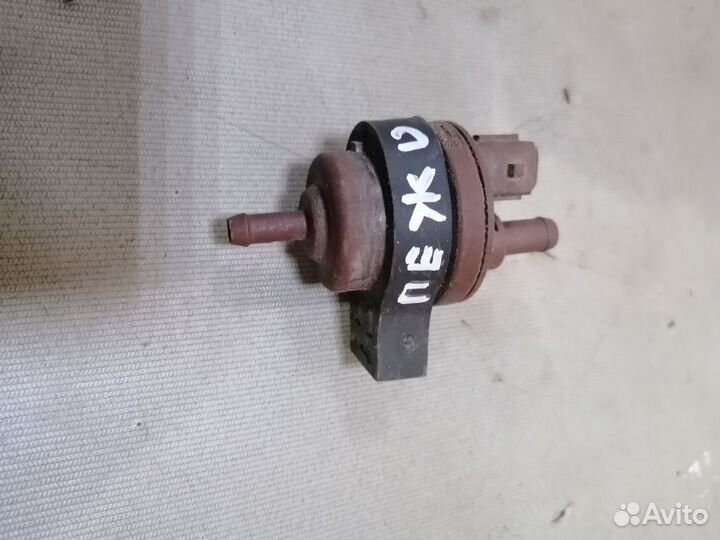 Клапан вентиляции топливного бака Peugeot 206 1.4