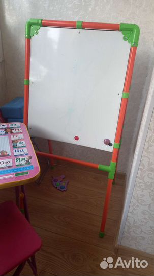 Детский столик и стульчик