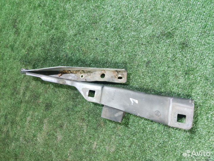 Петля капота левая Jeep Grand Cherokee WJ 2002