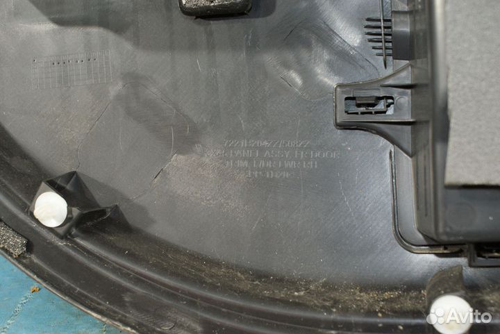 Обшивка двери Mitsubishi ASX