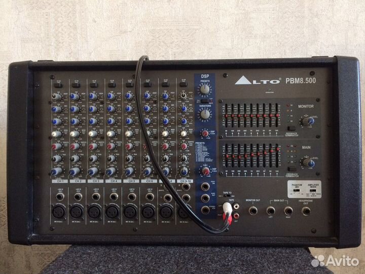 Микшерный пульт с усилителем и колонки