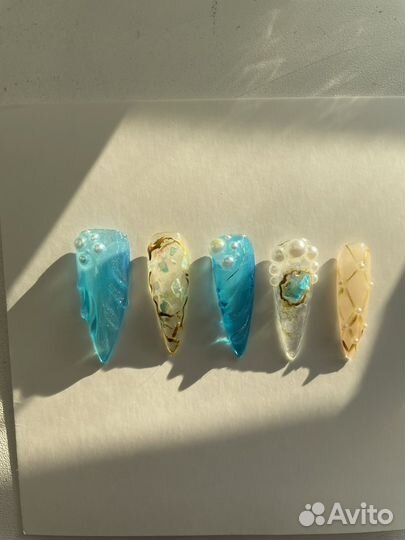 Модель на crazy маникюр