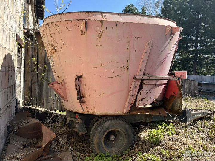 Миксер-кормораздатчик Слободской машиностроительный завод АКМ-9, 2010