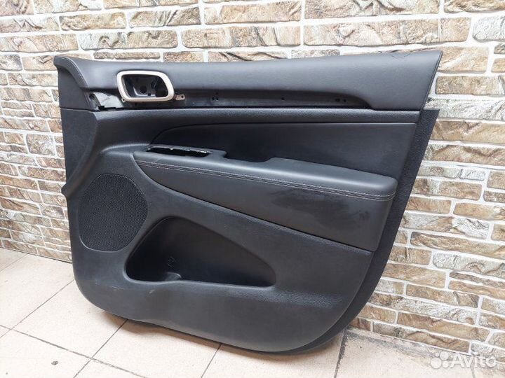 Обшивка боковой двери передняя правая Jeep Grand