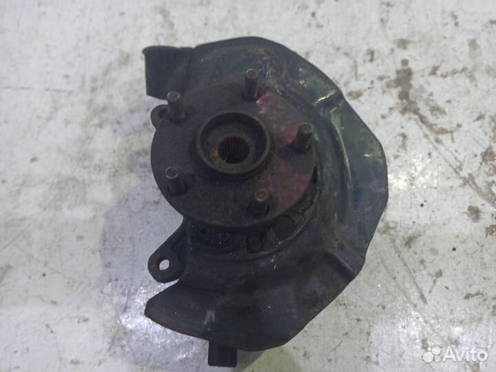 Кулак передний правый 4321133070