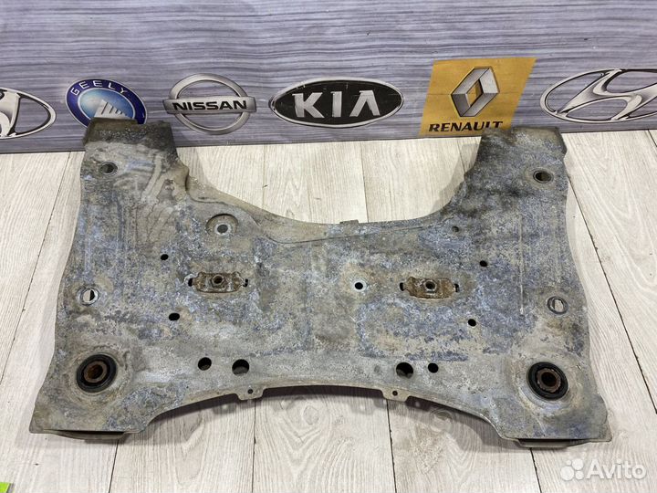 Подрамник Балка подмоторная renault megane 3