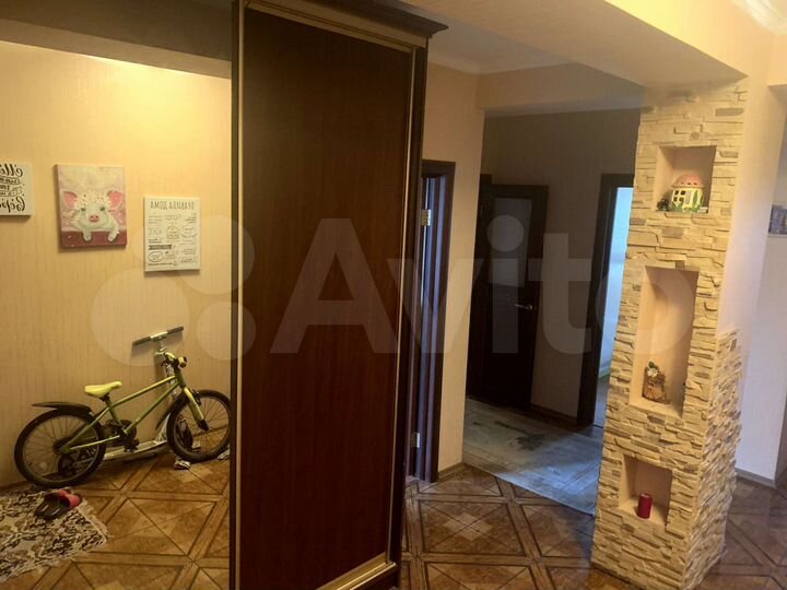 3-к. квартира, 79 м², 4/10 эт.