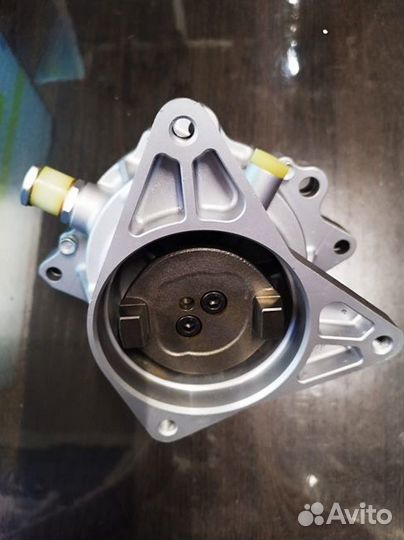 Насос вакуумный Isuzu NPR75